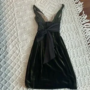 Vera Wang | Dresses | Vera Wang Green Plunge Neck Velvet Dress | Poshmark
